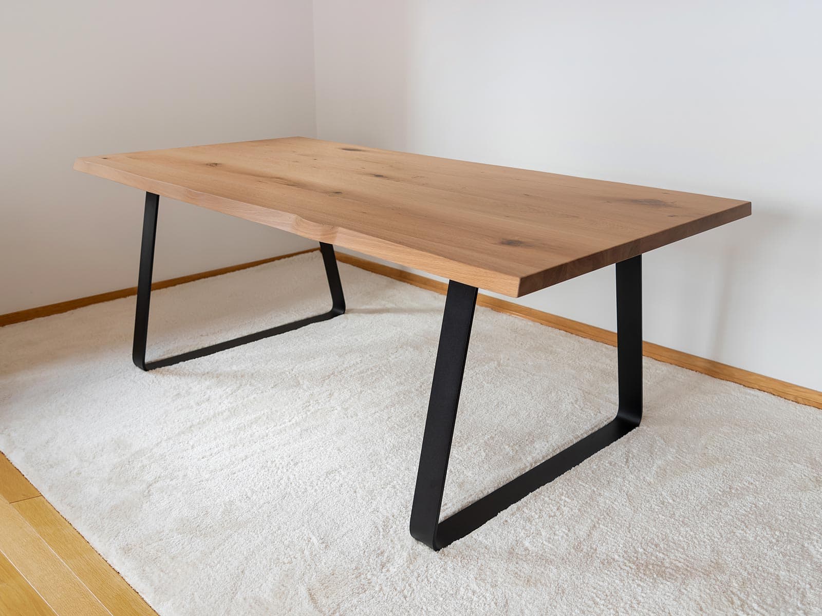 MIAM DINING TABLE - Apex