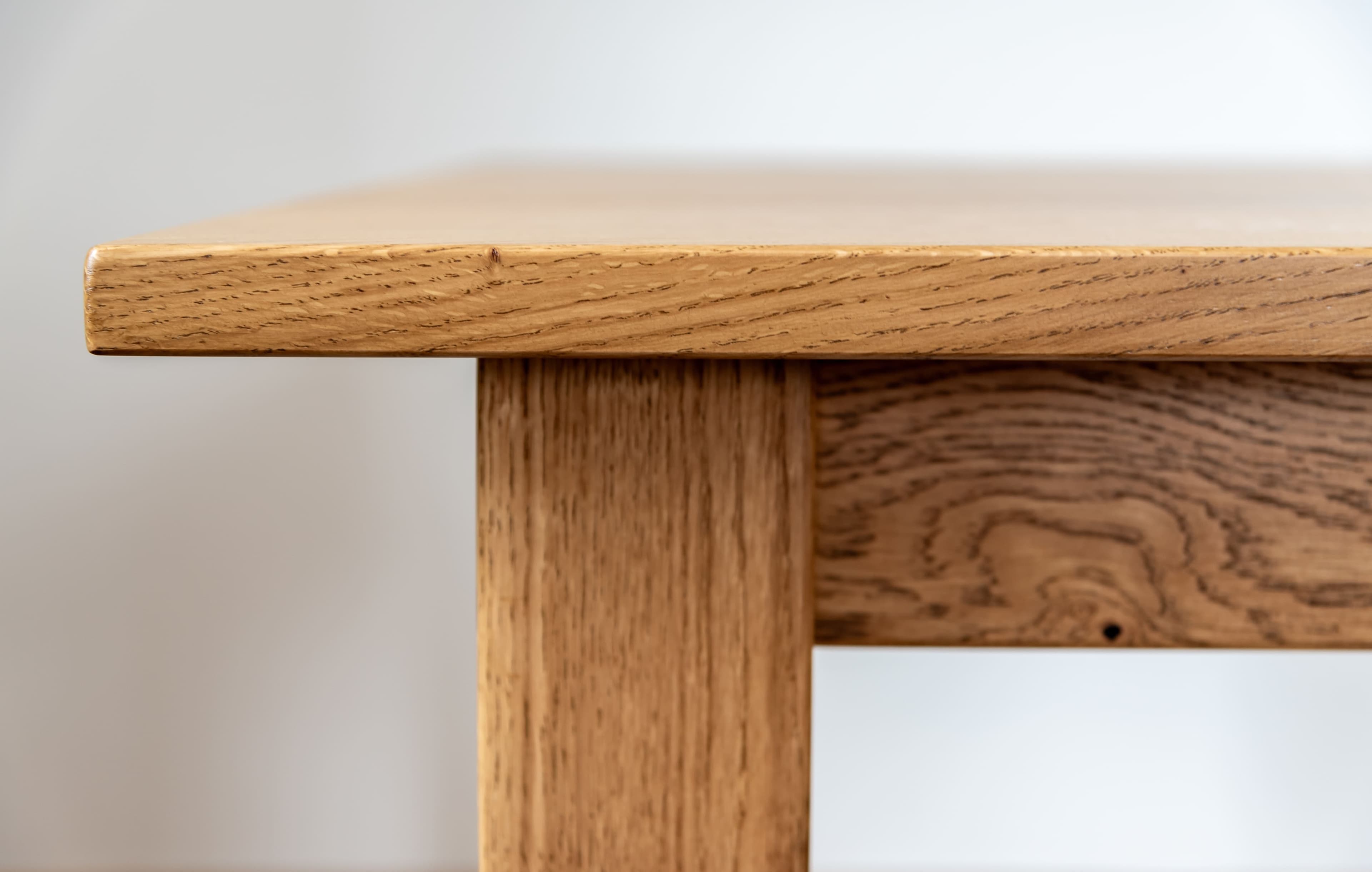 Miam | Wooden table